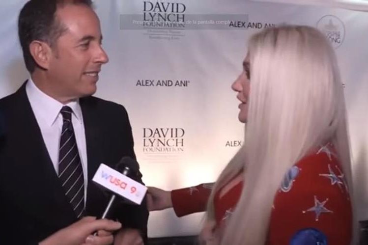 Jerry Seinfeld le hace el 'feo' a Kesha y le niega abrazo