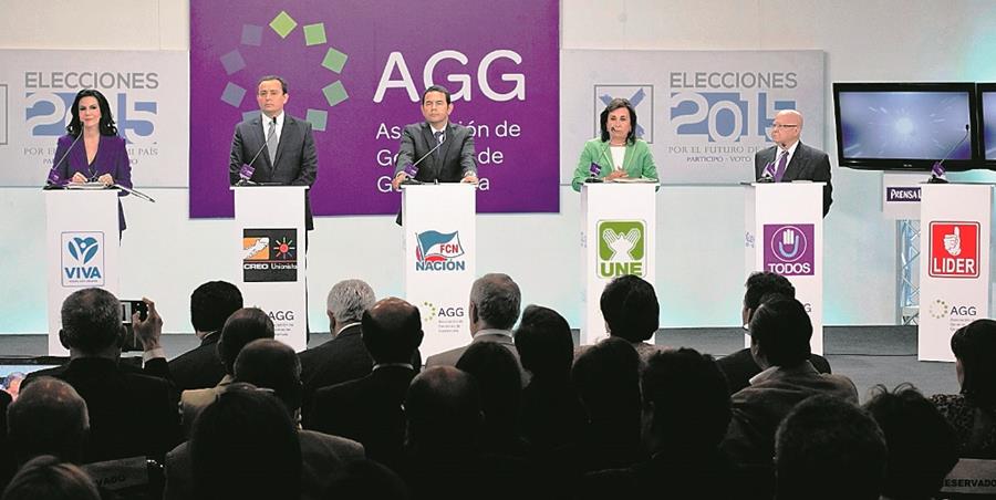 Expertos consultados señalan que este hundimiento de las agrupaciones políticas muestra la fragilidad y la crisis institucional del sistema. (Foto Prensa Libre: Hemeroteca PL)