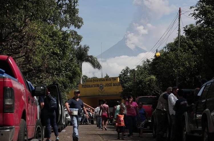 750 viviendas continúan en riesgo por la erupción del volcán y el descenso de lahares. (Foto Prensa Libre: Hemeroteca PL)