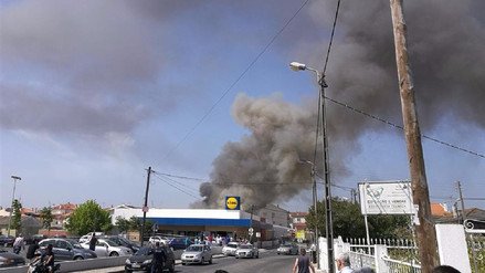 Avioneta cae sobre un súper y causa 5 muertos en Portugal