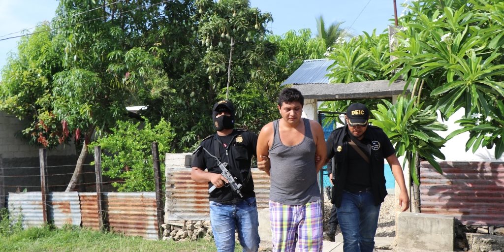 Allanamientos dejan tres capturados en San Benito - Prensa Libre