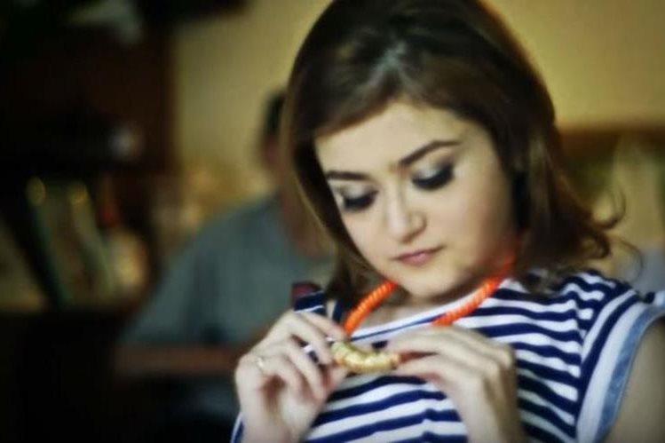 Camila Vargas sufrió enfermedad degenerativa pulmonar y conquistó el corazón de sus seguidores con sus canciones. (Foto Prensa Libre. YouTube)
