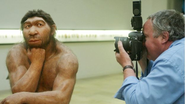 Los humanos modernos tuvieron al menos un episodio sexual con neandertales y dos con denisovanos. AFP
