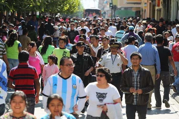 Guatemala redujo en un 3.3 por ciento su clase media en 12 años. (Infografía Prensa Libre: Hemeroteca PL)