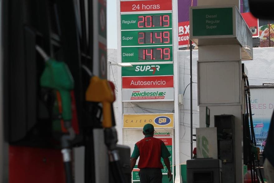 El precio 92 gasolinas en rosnefti en smolenske hoy
