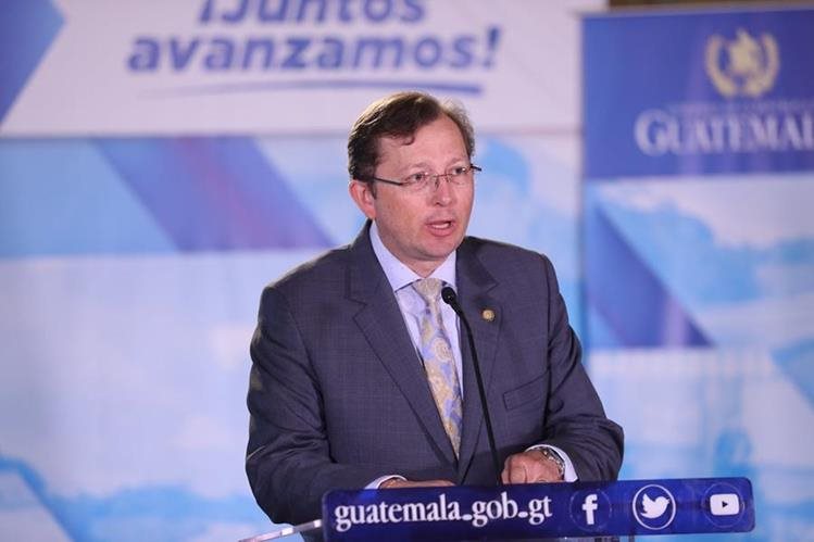 Una mujer denunció al presidente de Guatemala por supuestos abusos, según prensa