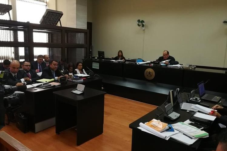 Este lunes se realizó la audiencia de primera declaración de los implicados en el caso Traficantes de Influencias. (Foto Prensa Libre: Manuel Hernández)