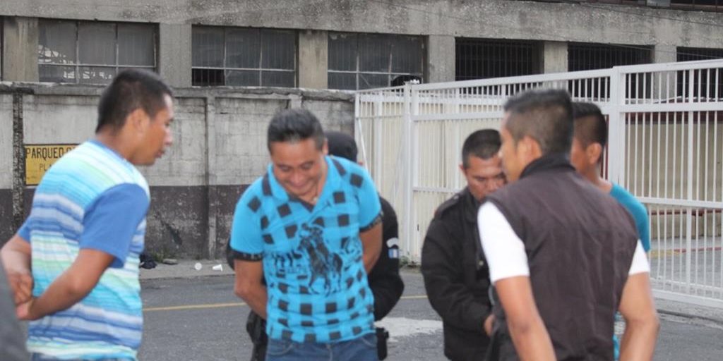 Agentes de Presidios capturados por ebriedad quedan en libertad - Prensa Libre