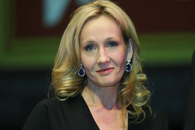 La escritora JK Rowling creó el famoso mundo de Harry Potter. (Foto Prensa Libre: AP)