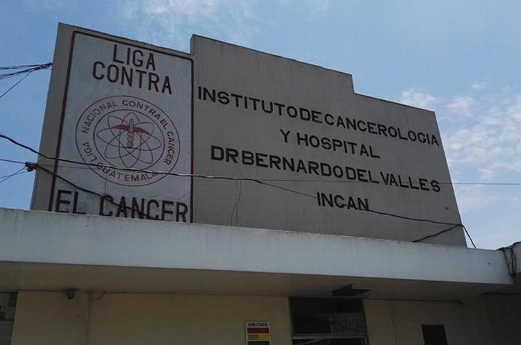 El Incán es uno de los cuatro hospitales del país que cuentan con una unidad especializada en cuidados paliativos. (Foto Prensa Libre: Roni Pocón)