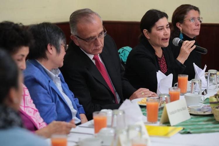 Ministro Rivas insta a la fiscal del MP a buscar su reelección