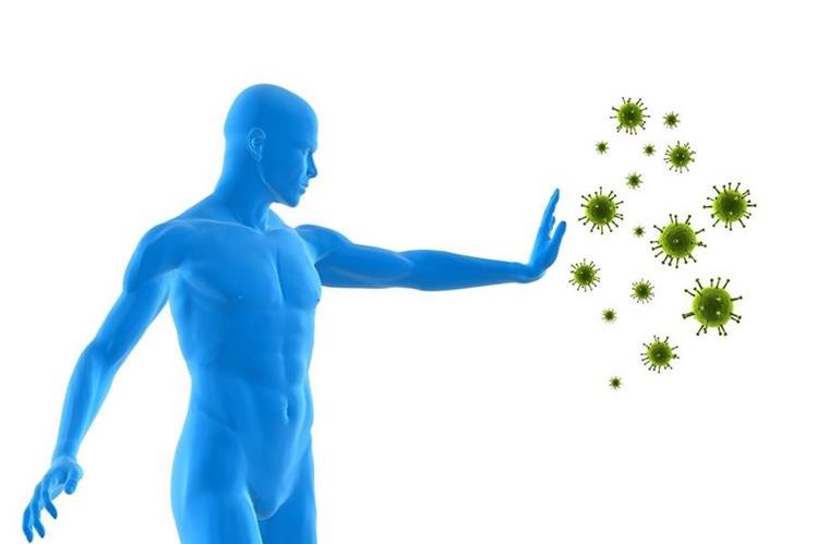 Tomar vitamina D mejora la respuesta del sistema inmunitario. Hay menos riesgo de padecer resfriados y gripes.