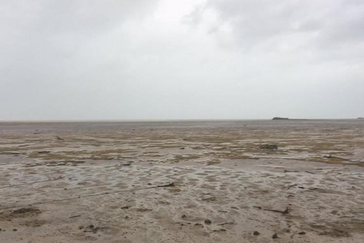 Asi quedaron las playas de Long Island en Las Bahamas después del paso de Irma. (Foto Prensa Libre: @deejayeasya)