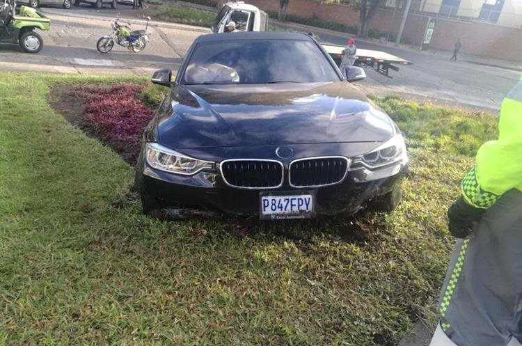 El vehículo fue consignado por la PMT. (Foto Prensa Libre: Amilcar Montejo)