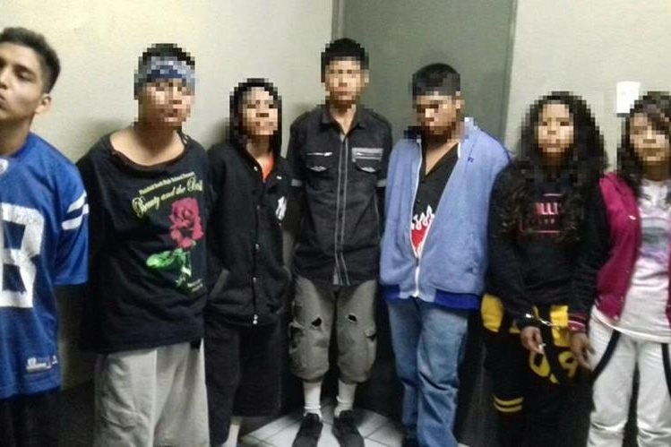Seis adolescentes fueron remitidos por la Policía Nacional Civil, cuando planificaban un ataque armado en contra de integrantes de una pandilla rival. (Foto Prensa Libre: Cortesía).