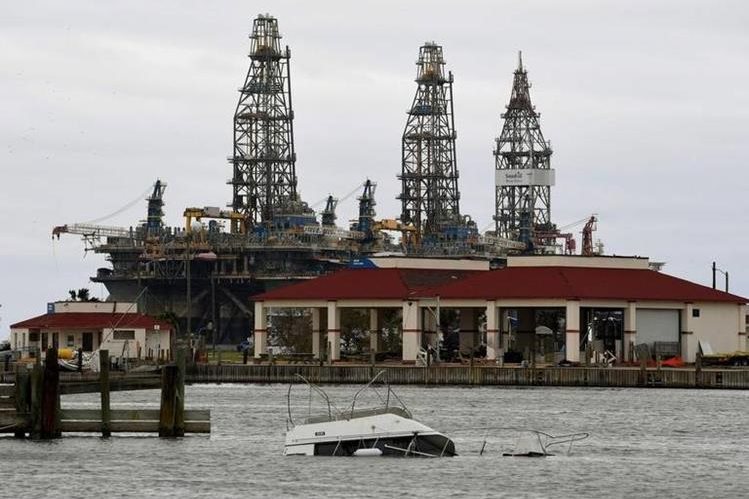 Industria de Petróleo en peligro por huracán Irma