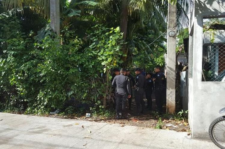 Mayra Lorena Cárcamo fue localizada muerta en un terreno baldío de Puerto San José, Escuintla. (Carlos Paredes)