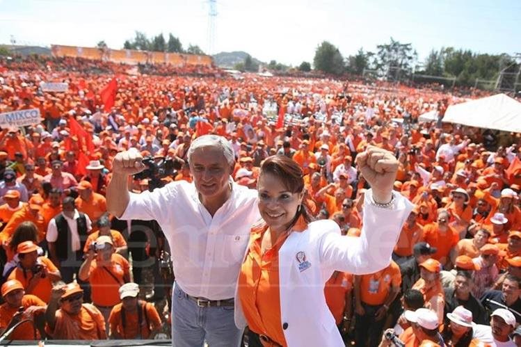 El Partido Patriota fue la organización con la que los exmandatarios Otto Pérez Molina y Roxana Baldetti llegaron al poder, hoy el partido está cancelado y sus máximos dirigentes en la cárcel. (Foto Prensa Libre: Hemeroteca PL)