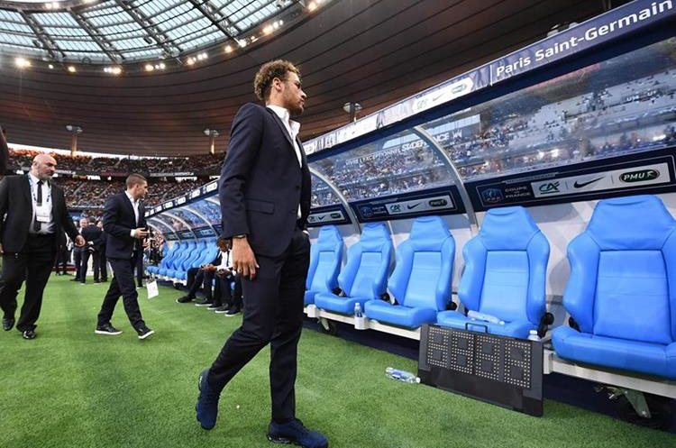 Neymar presenció el duelo del París Saint Germain en la final de la Copa de Francia