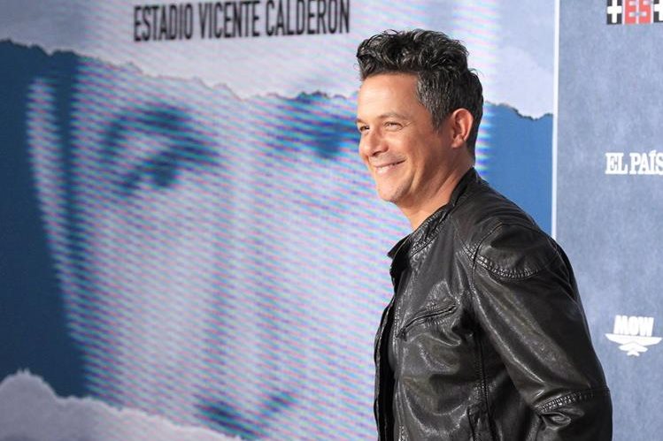 Reversionan 17 cantantes el tema '¿Y si fuera ella?' de Alejandro Sanz Reversionan 17 cantantes el tema '¿Y si fuera ella?' de Alejandro Sanz
