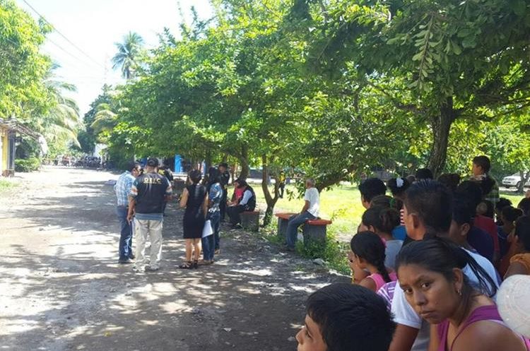 Un menor de 17 años murió en el hospital de ese departamento.(Prensa Libre: Carlos Paredes)