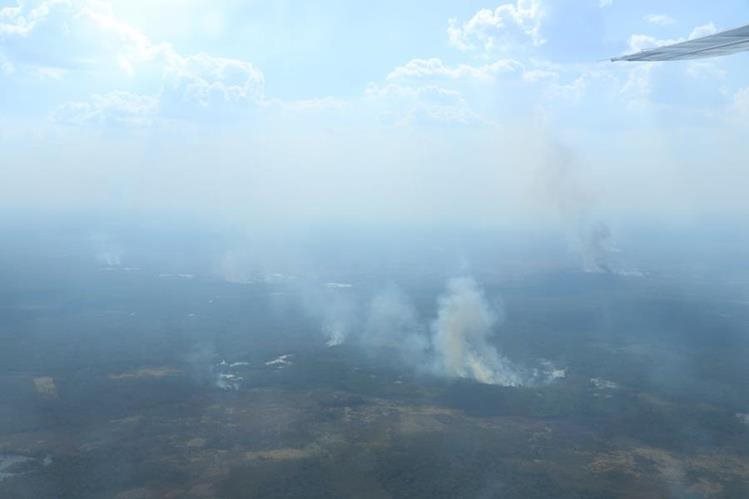 México envía ayuda a Guatemala para combatir incendios