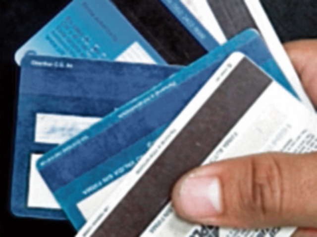 Las tarjetas de crédito pueden ser una carga pesada si no se saben utilizar.