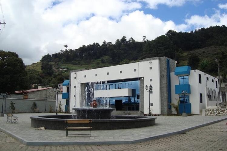 Fachada de la Municipalidad de Santa Apolonia, Chimaltenango, donde autoridades del MP han hallado indicios de corrupción de exfuncionarios. (Foto Prensa Libre: Facebook Municipalidad de Santa Apolonia)