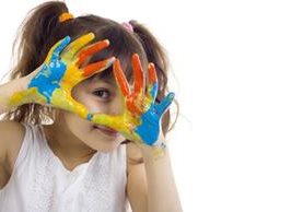 A través de la creatividad el niño involucra todo su ser, ya que es la manera en la que se va a identificar con el entorno. 