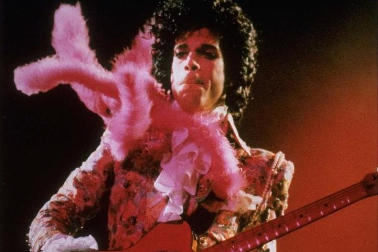 Este viernes se conmemora el primer aniversario luctuoso de Prince. (Foto Prensa Libre: AP)