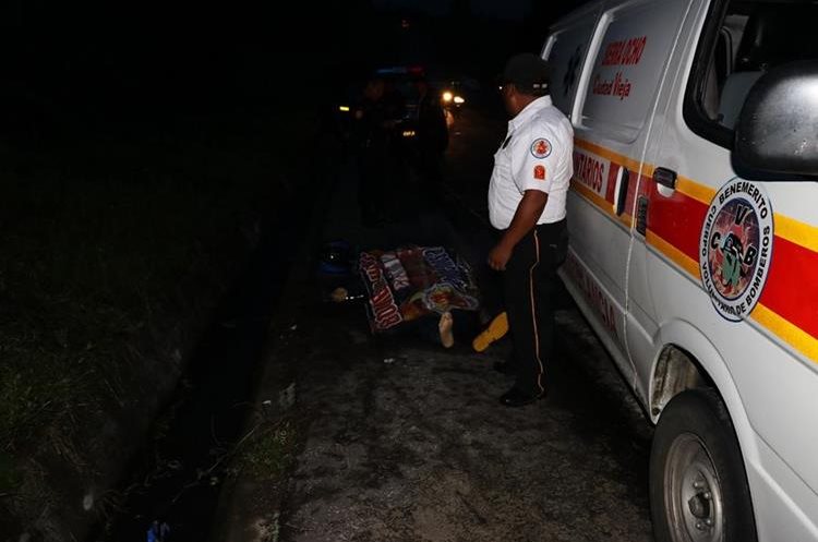 Socorristas coinciden que la alta velocidad ha sido la principal causa de accidentes en la Ruta Nacional 14. (Foto Prensa Libre: Renato Melgar)
