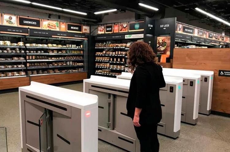 Los clientes pueden llenar su carrito como en cualquier supermercado y luego partir sin pasar por la caja. (Foto Prensa Libre: www.elhorizonte.mx)