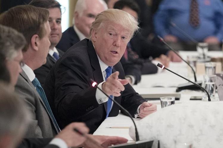 Señalan al exvocero de Trump de robar pertenencias de la Casa Blanca
