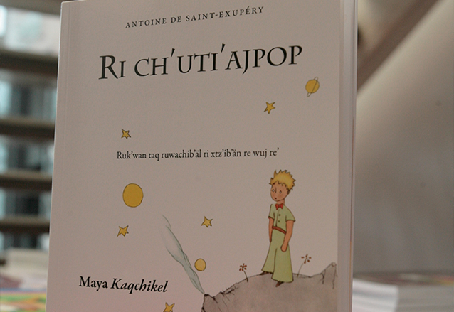 El principito, la obra más conocida de Saint-Exupéry ha sido traducida a casi todos los idiomas. El kaqchikel es uno de ellos. (Foto: Hemeroteca PL)
