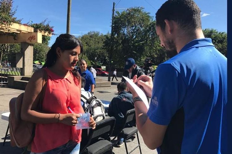 El Sistema Nacional de Empleo del Mintrab ofrece apoyo a las empresas para el reclutamiento de personal de manera gratuita. (Foto Prensa Libre: Mintrab)