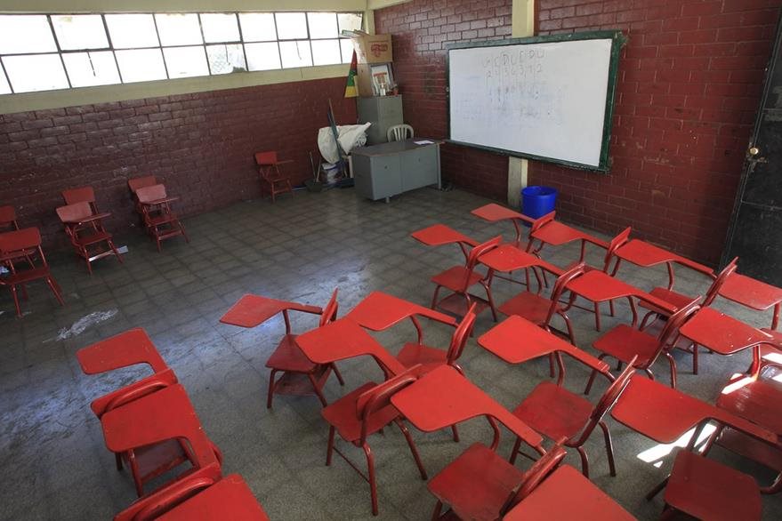 En la escuela Luz Valle, zona 7 capitalina,  los estudiantes de una sección de tercer grado  no reciben clases, por  falta de maestro. (Foto: Carlos Hernández Ovalle)