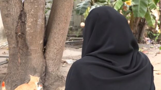 Shafa es musulmana y vive en un pequeño pueblo de Sri Lanka donde la práctica de los matrimonios infantiles es común.