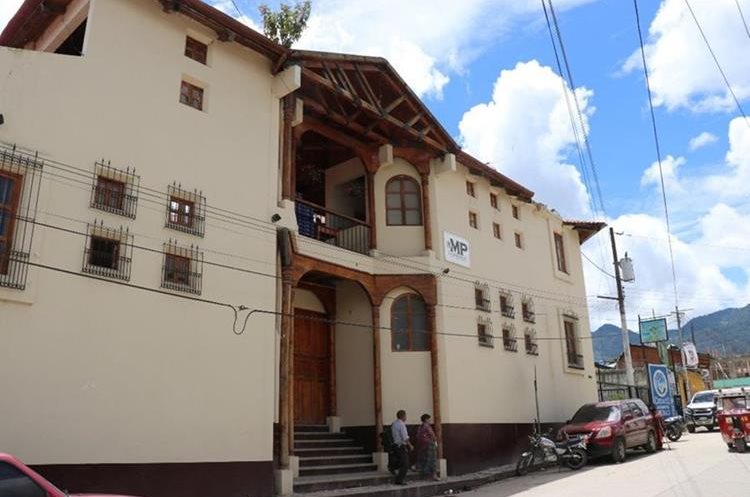 El Ministerio Público recibió la denuncia contra el jefe edil y su Concejo. (Foto Prensa Libre. Héctor Cordero)