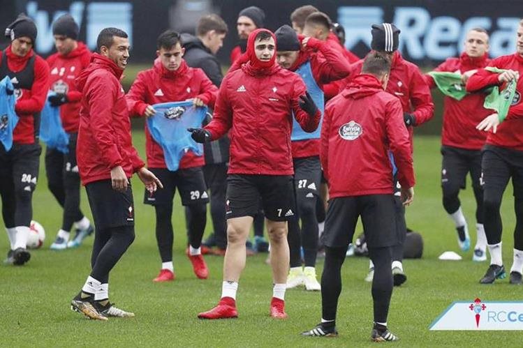 Los jugadores del Celta de Vigo en el entrenamiento de este miércoles previo al duelo con el Barcelona. (Foto Prensa Libre: Twitter Celta de Vigo)