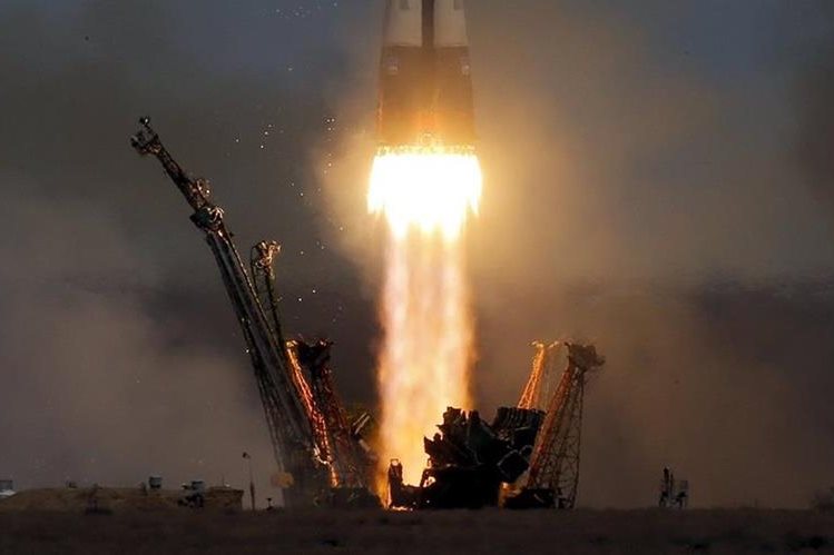 Nave rusa Soyuz despega rumbo a la Estación Espacial Internacional