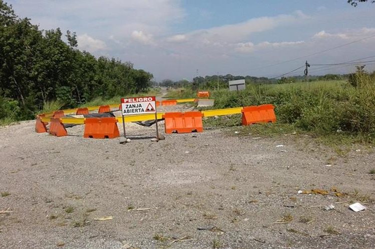 Ampliación de la carretera a cuatro carriles de aldea cocales, Patulul, hasta la frontera con México, a cargo de la empresa Odebrecht.(Foto Prensa Libre: Hemeroteca PL)