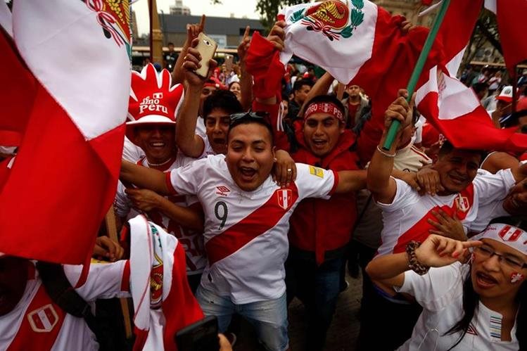 Ante impresionante recibimiento, seleccionados sorprendieron a hinchas con este gesto
