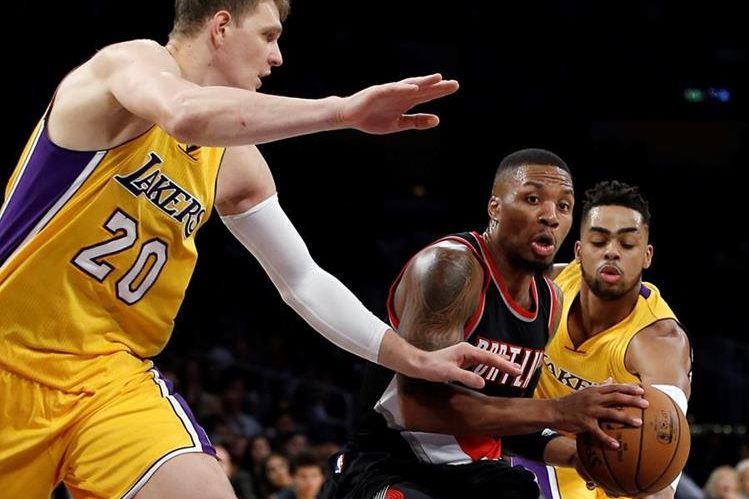 Lakers obtiene al pívot Brook Lopez en canje con Nets