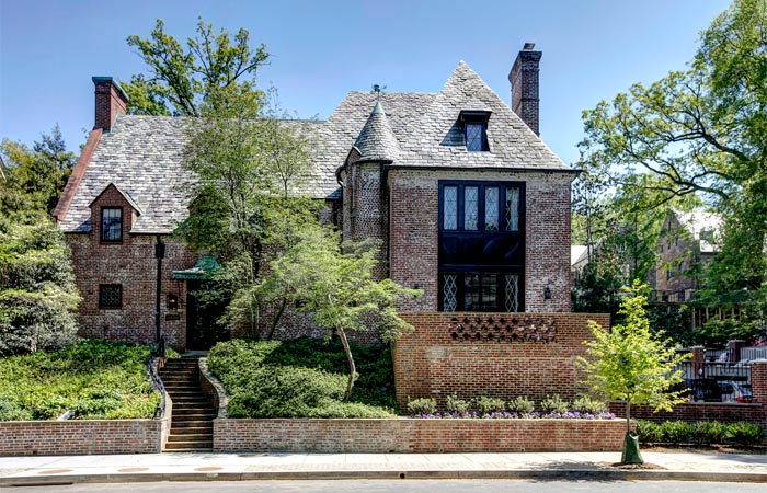 Los obama ya tienen nueva casa<br /> Adolecentes en casa de lujo