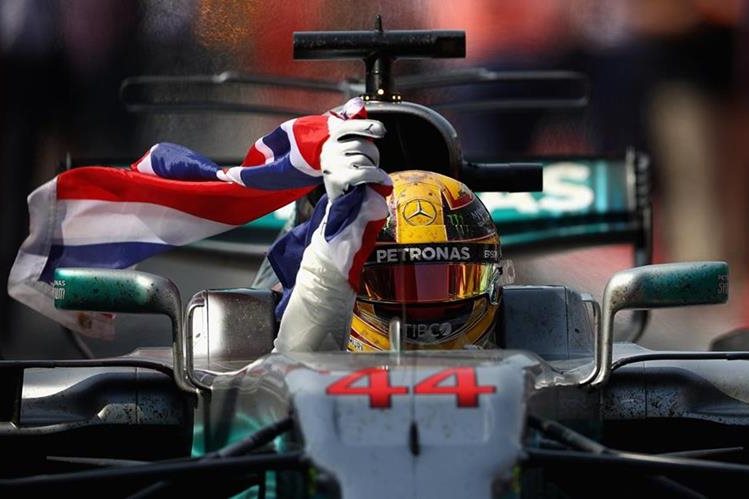 Hamilton hizo la pole en Canadá
