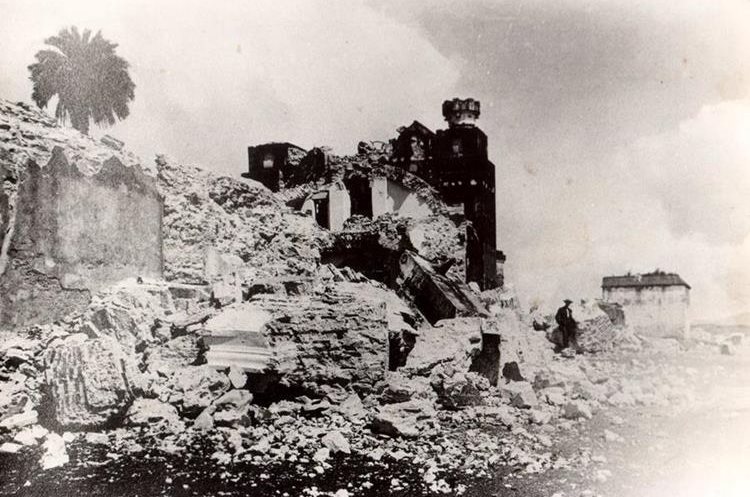 Imagen muestra cómo quedó destruido El Cerrito del Carmen, luego de los terremotos de 1917 y 1918.