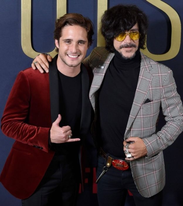 El actor Diego Boneta interpreta a Luis Miguel y Óscar Jaenada a su padre, Luisito Rey. AFP