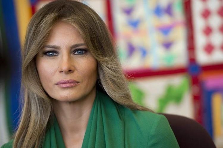 Melania Trump hizo un llamado político para terminar con la práctica controvertida. La política de seguridad fronteriza de "cero tolerancia". (AFP).
