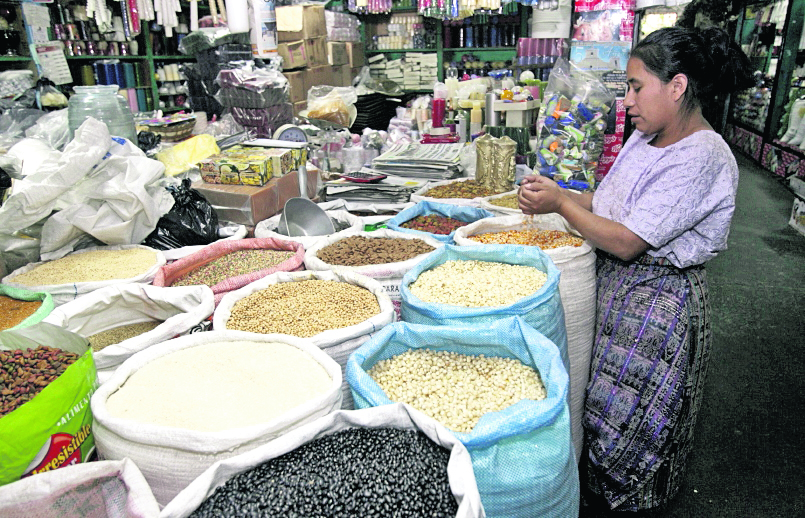 Los productos básicos subieron de precio. (Foto Prensa Libre: Hemeroteca PL)