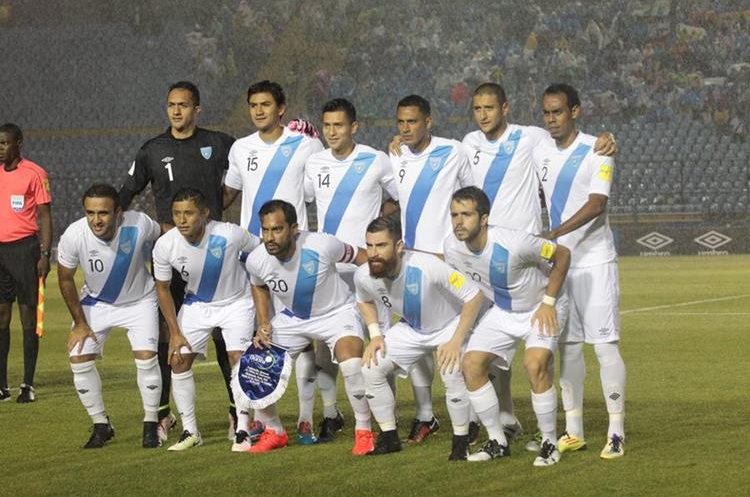Este fue el último once de la Selección Nacional de Guatemala, antes de la suspensión de Fifa. (Foto Prensa Libre: Hemeroteca PL)